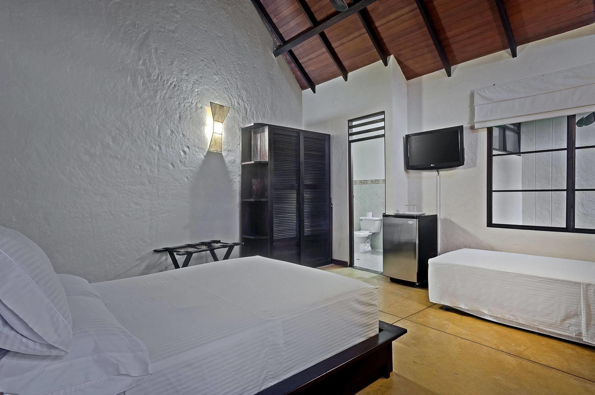 Hotel Amazon Bed And Breakfast Leticia Exteriör bild